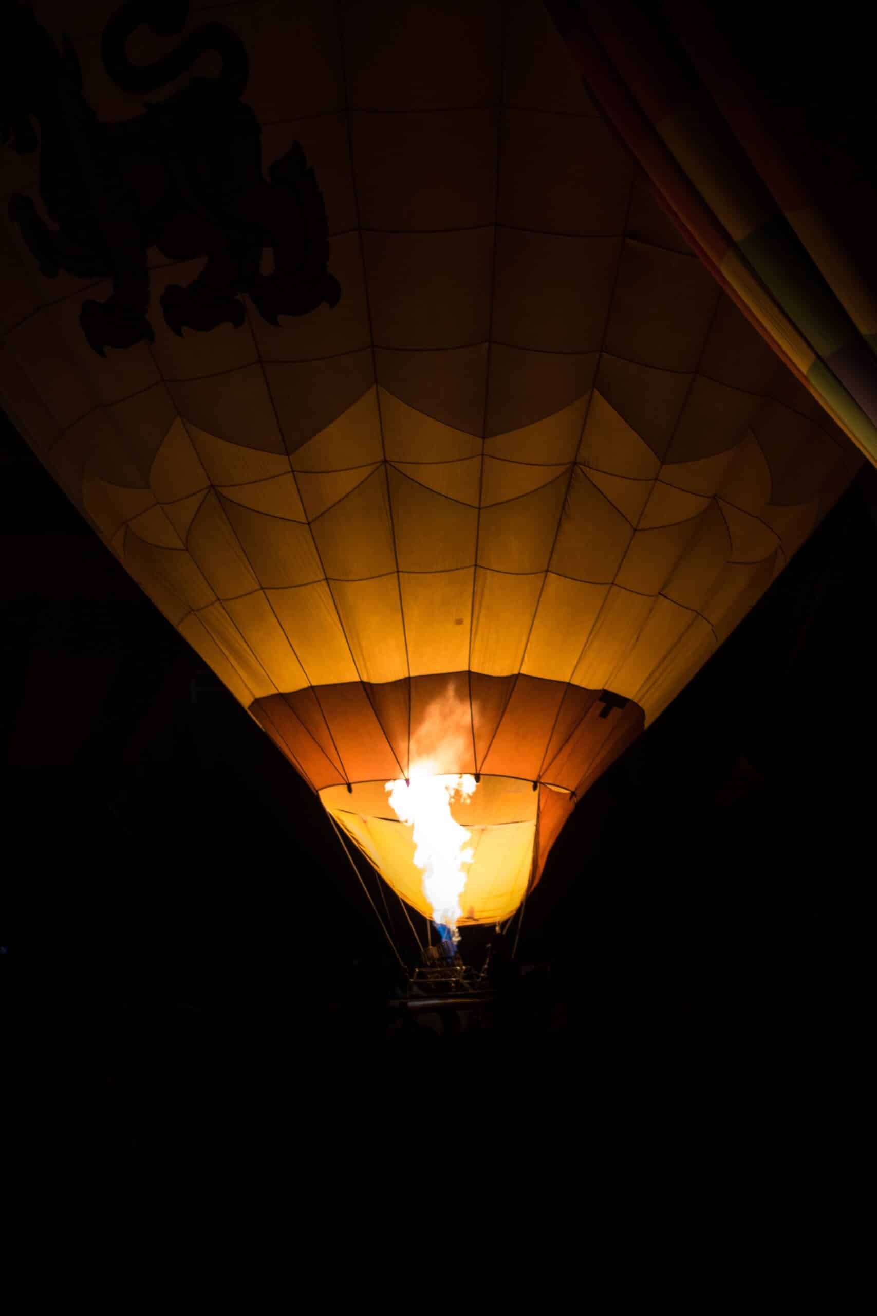 Piloter sa montgolfière quand la flamme faiblit